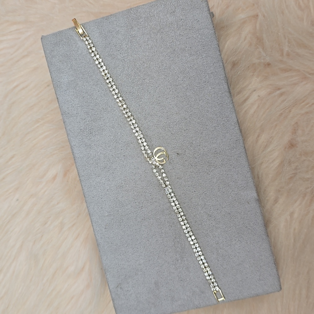 Elegant Gold Bracelet - Picture 3 of 3